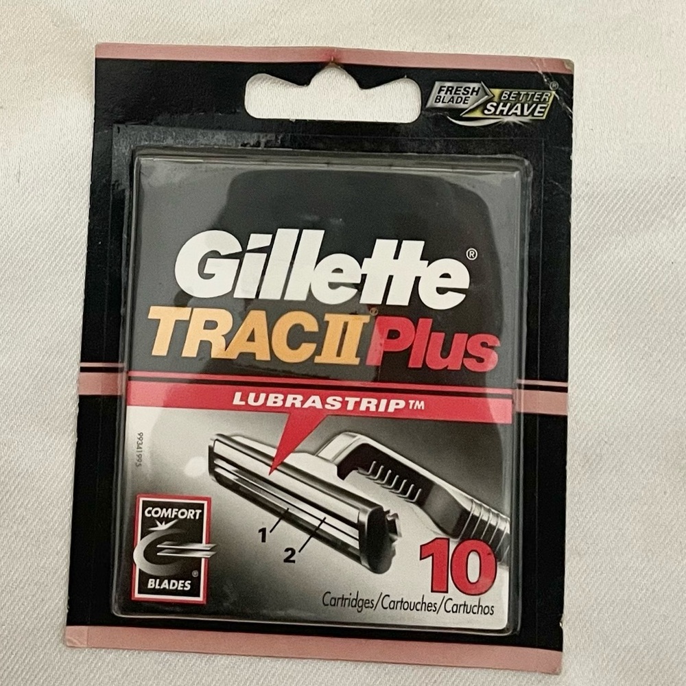 NEW Gillette Trac 2 plus lubrastrip 10 cartridges